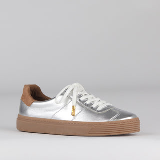 Retro Lace-up Sneaker