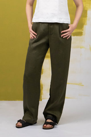 DE TIAMO Georgie Wide-Leg Linen Pants in khaki — front view showing front pleats and structured waistband