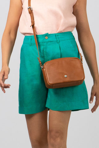 DE TIAMO Georgie Linen Shorts in aquamarine — front view, fresh summer linen colourway