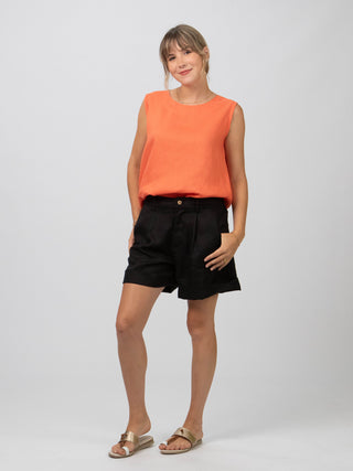 DE TIAMO Georgie Linen Shorts in black — front view, versatile year-round 100% linen shorts