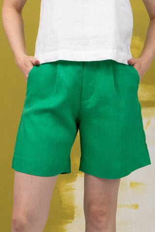 DE TIAMO Georgie Linen Shorts in pine green — front view, rich botanical linen summer colourway