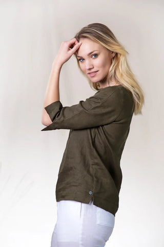 DE TIAMO Tayla Linen Top in khaki— side view showing rounded neckline and three-quarter linen sleeves