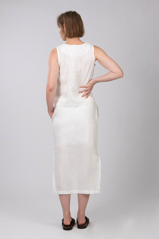 DE TIAMO Vera Linen Skirt in white — full length front view showing natural linen drape and length