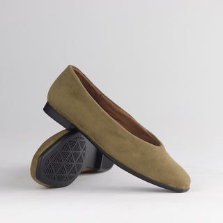 Froggie Women's Flat Back Pump in olive leather — pair shown together, low-back flat silhouette